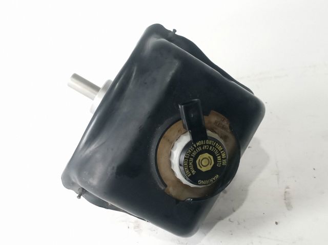 Cilindro maestro de frenos 8K0611021B VAG
