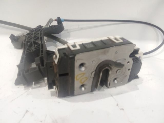MERCEDES 9067201735 Cerradura de puerta delantera derecha comprar Tarragona