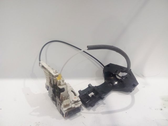 9067201735 Cerradura de puerta delantera derecha  comprar en Reus