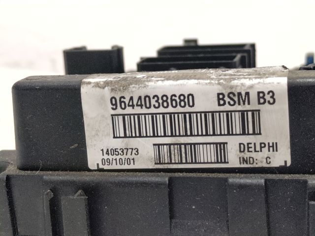 Comprar Caja de fusibles Peugeot 206 2D a bajo precio