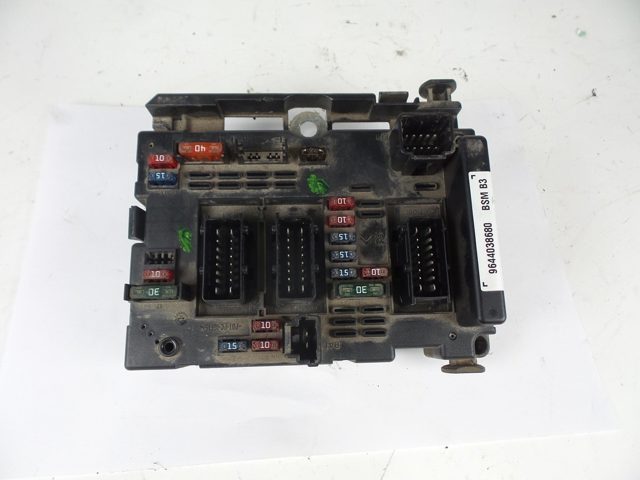 Caja reles 9644038680 PEUGEOT