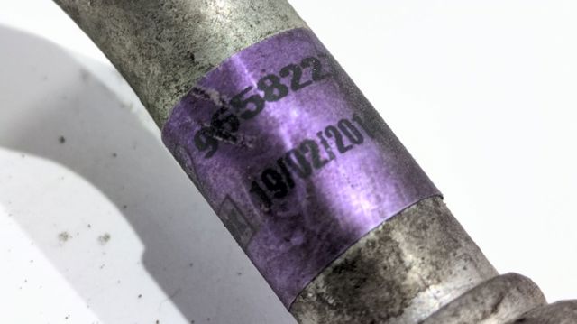 Manguera de aire acondicionado de compresor al condensador 9658227580 PEUGEOT