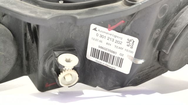 Comprar Faro derecho Peugeot 407  6D a bajo precio