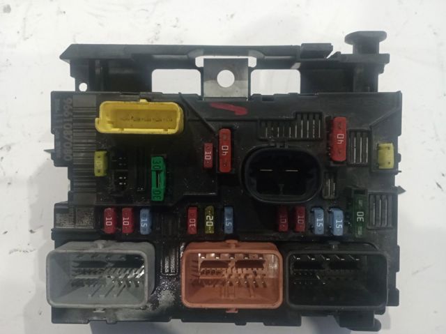 PEUGEOT 9661087080 Caja de fusibles  en stock Terrassa