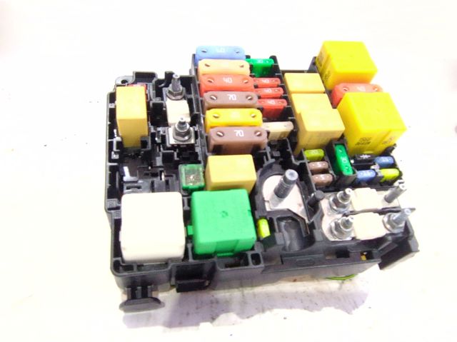 9804848580 PEUGEOT Caja de fusibles  en stock Huelva