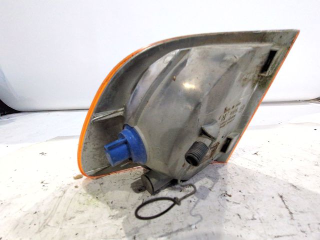 Piloto intermitente derecho A6388200121 MERCEDES