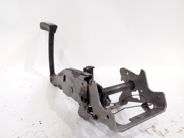 AV612780AB Ford