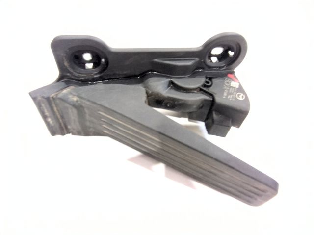 Comprar Pedal del acelerador Mazda CX-30  DM a bajo precio