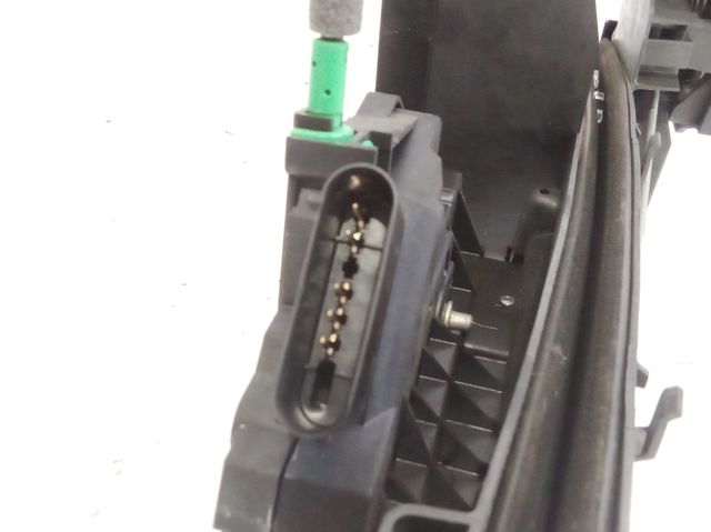 FORD BM5AA21813AH Cerradura de puerta delantera izquierda  disponible España
