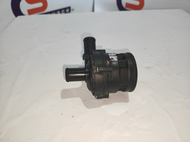 0392023219 Bomba de agua eléctrica auxiliar  disponible Utrera