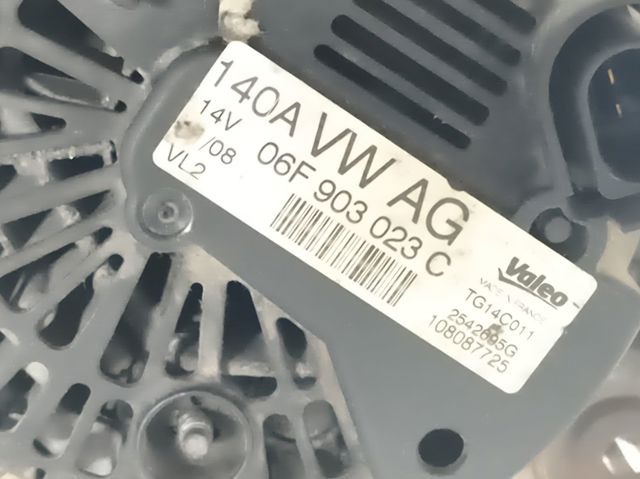 VAG 06F903023C Alternador  disponible España