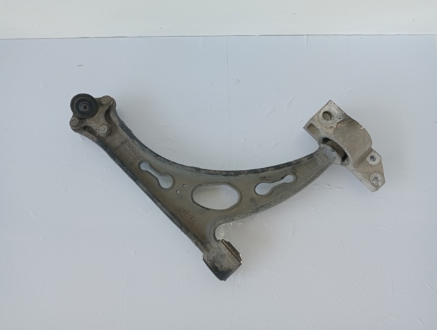 1K0407153G VAG Brazo inferior izquierdo de la suspensión delantera  en stock Huelva