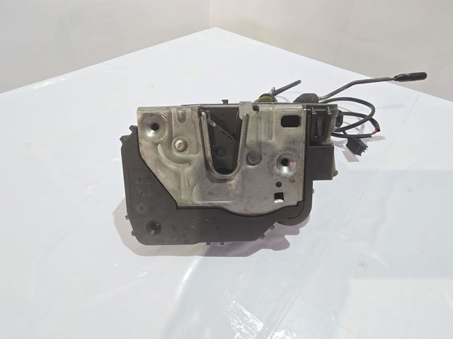 2117200635 MERCEDES Cerradura de puerta delantera derecha  comprar en Jaén