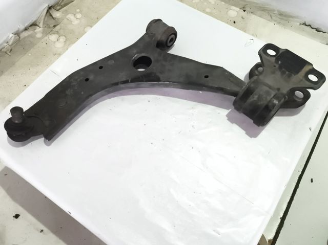 2172992 FORD Brazo inferior derecho de la suspensión delantera  disponible Ourense