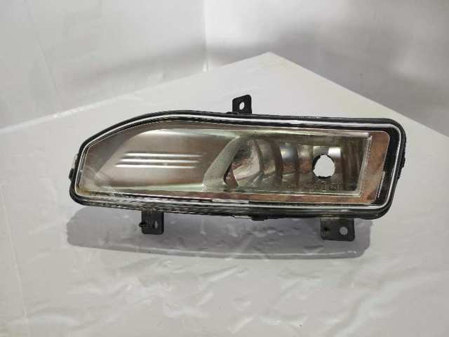 Luz antiniebla derecha 261508995A NISSAN