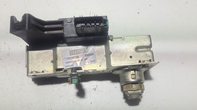 FORD 2T1AV21812BF Cerradura de puerta delantera derecha  disponible Valladolid