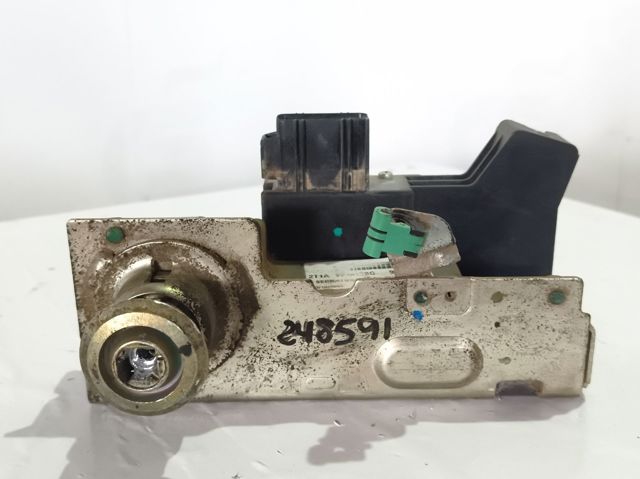 2T1AV21813BG Ford