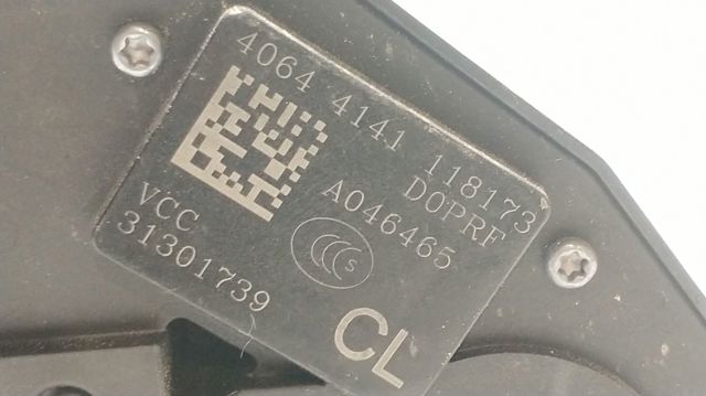 31301739 VOLVO Cerradura de puerta delantera derecha comprar Madrid