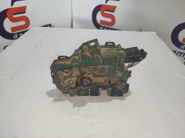 VAG 3B4839015M Cerradura de puerta trasera izquierda  en stock Terrassa