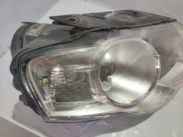 Faro derecho para Volkswagen Passat 3C2