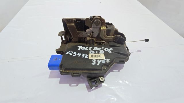 3D1837016AC Cerradura de puerta delantera derecha  comprar en Reus