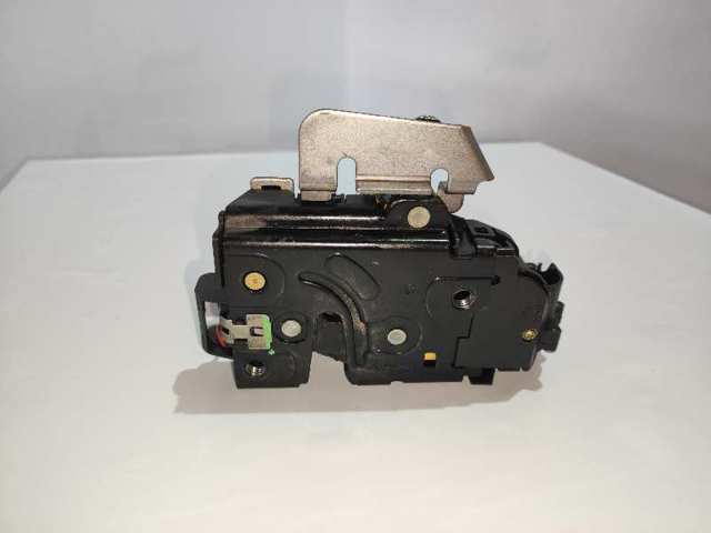 Cerradura de puerta lateral 4B1837015G VAG