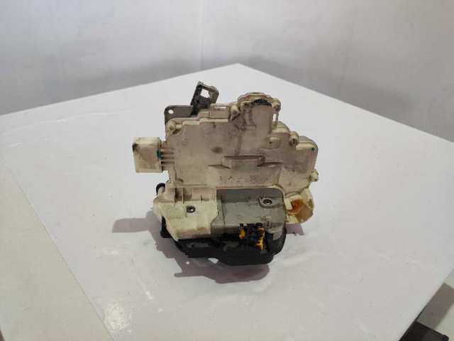 4F1837015 Cerradura de puerta delantera izquierda  comprar en Zaragoza