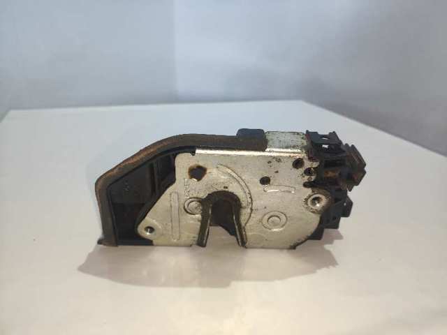 BMW 51217202146 Cerradura de puerta delantera derecha  en stock Valencia