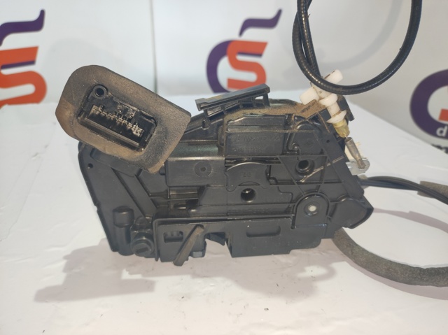 Cerradura de puerta trasera izquierda 5E0839015 VAG