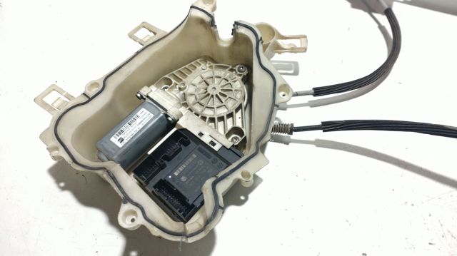 5P0837401N VAG Motor del elevalunas de la puerta delantera izquierda  disponible Vigo