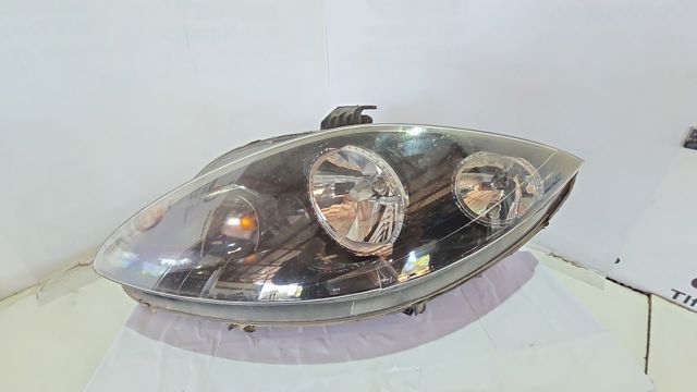 Optica delantera Seat Altea  monovolumen comprar en España