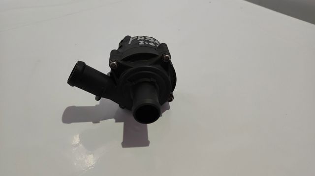 5Q0965567J Bomba de agua eléctrica auxiliar  disponible Málaga