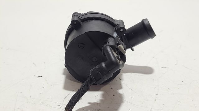 VAG 5Q0965567J Bomba de agua eléctrica auxiliar comprar Barcelona