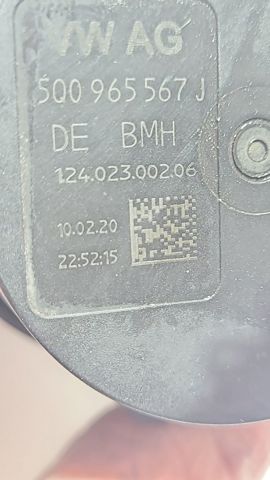 VAG 5Q0965567J Bomba de agua eléctrica auxiliar  disponible España