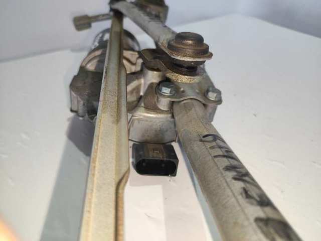 697826301 BMW
