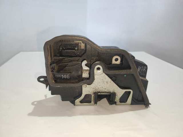 7202146 BMW Cerradura de puerta delantera derecha  en stock Córdoba