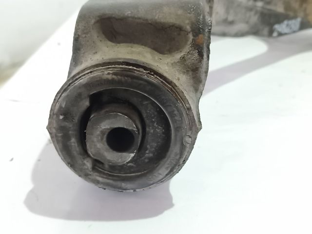 Brazo inferior izquierdo de la suspensión delantera 7L0407153B VAG