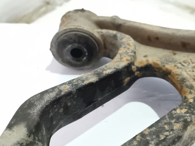VAG 7L0407153B Brazo inferior izquierdo de la suspensión delantera comprar Pamplona