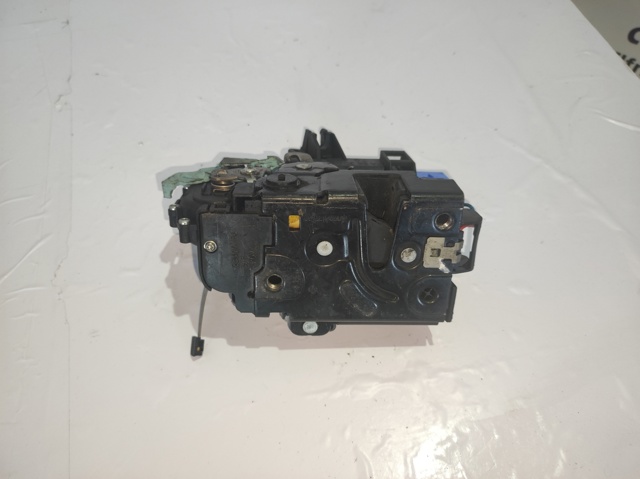 Cerradura de puerta trasera izquierda 7L0839015D VAG