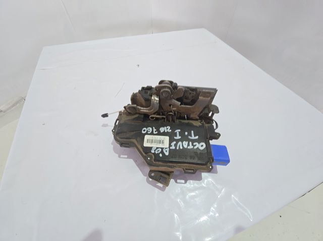 VAG 7L0839015D Cerradura de puerta trasera izquierda  comprar en Ponferrada