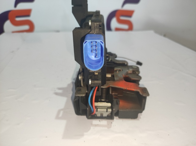 7L0839015D VAG Cerradura de puerta trasera izquierda  en stock Huelva