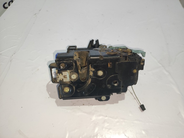 7L0839016 VAG Cerradura de la puerta trasera derecha comprar Bilbao
