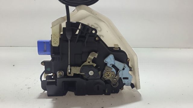 7L0839016 Cerradura de la puerta trasera derecha  comprar en Reus
