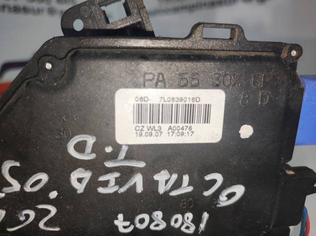 7L0839016D Cerradura de la puerta trasera derecha  comprar en Pontevedra