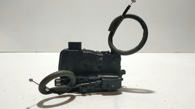 HYUNDAI 814203U000 Cerradura de la puerta trasera derecha  en stock Terrassa