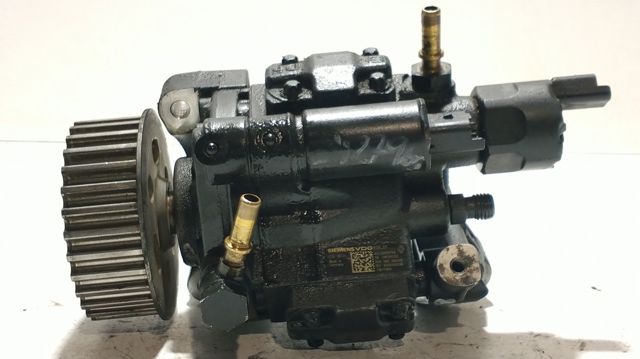RENAULT 8200430599 Bomba de alta presión de combustible  comprar en Albacete