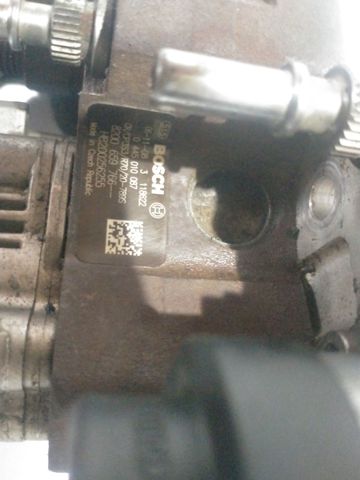 8200659766 RENAULT Bomba de alta presión de combustible  comprar en Jaén