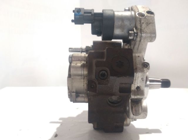 8200659766 RENAULT Bomba de alta presión de combustible  comprar en Oviedo