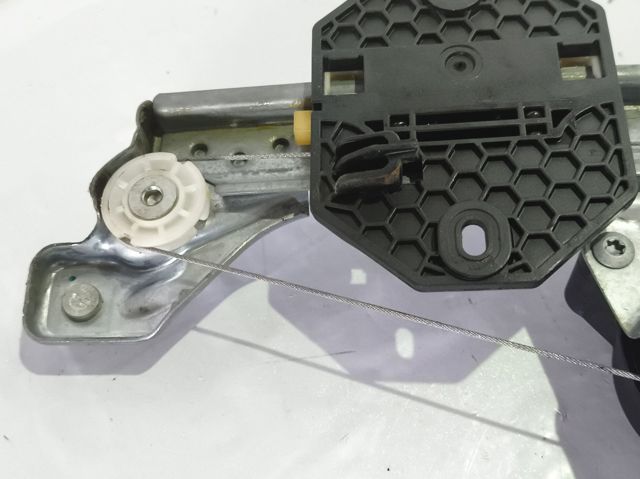 827206057R RENAULT Mecanismo de elevalunas de la puerta trasera derecha  disponible Alicante