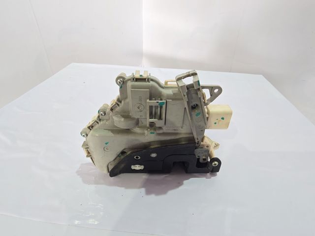 8J1837015C Cerradura de puerta delantera izquierda  comprar en Pontevedra